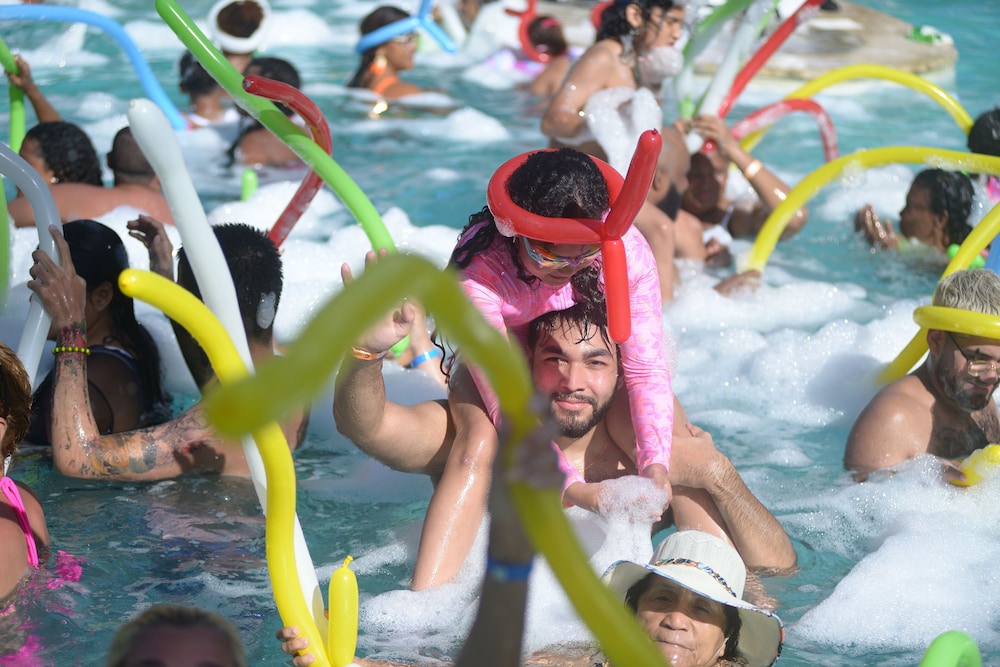 Coral Costa Caribe Beach Resort - All Inclusive 94/101