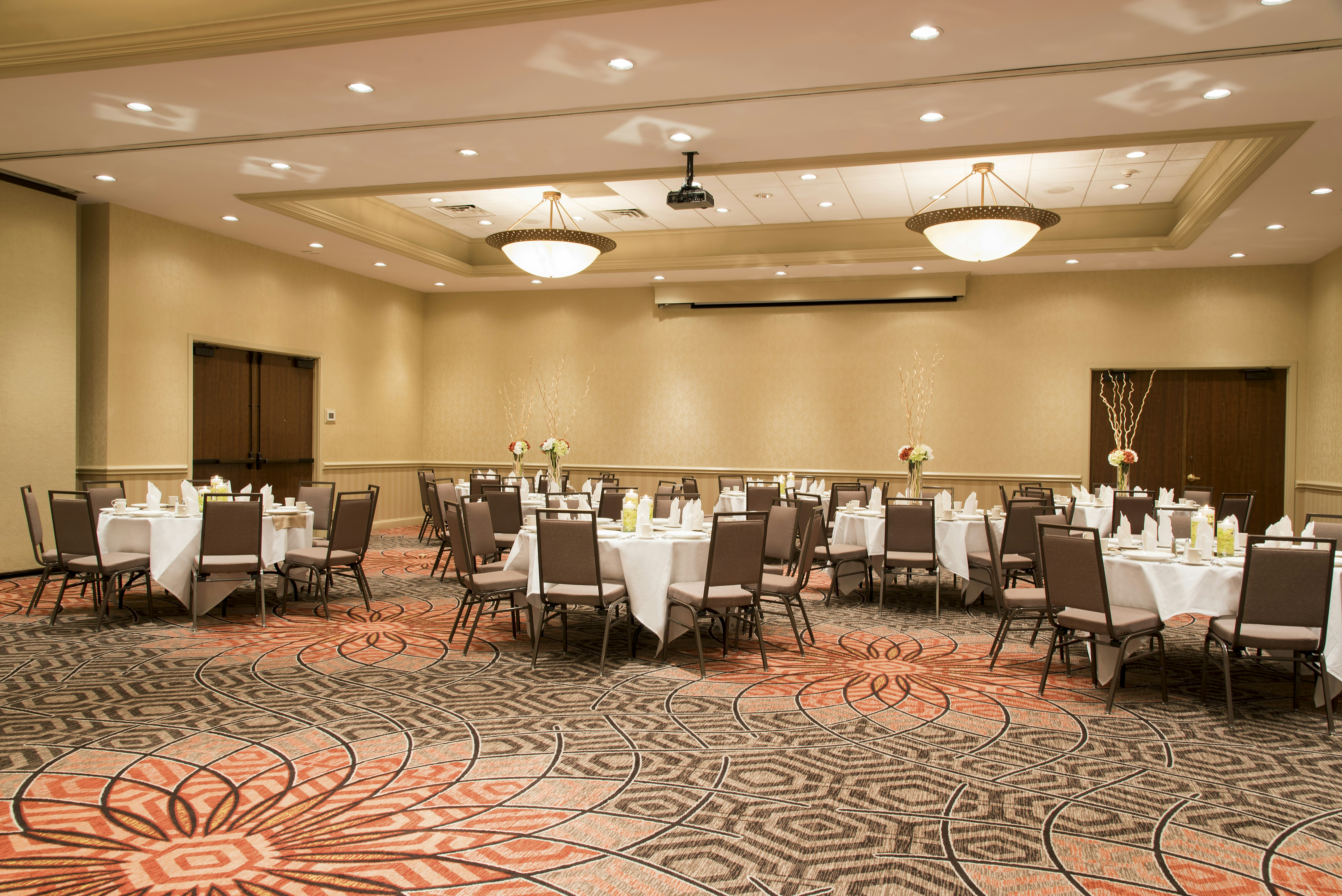 Doubletree By Hilton Hotel Grand Rapids Airport 40/53