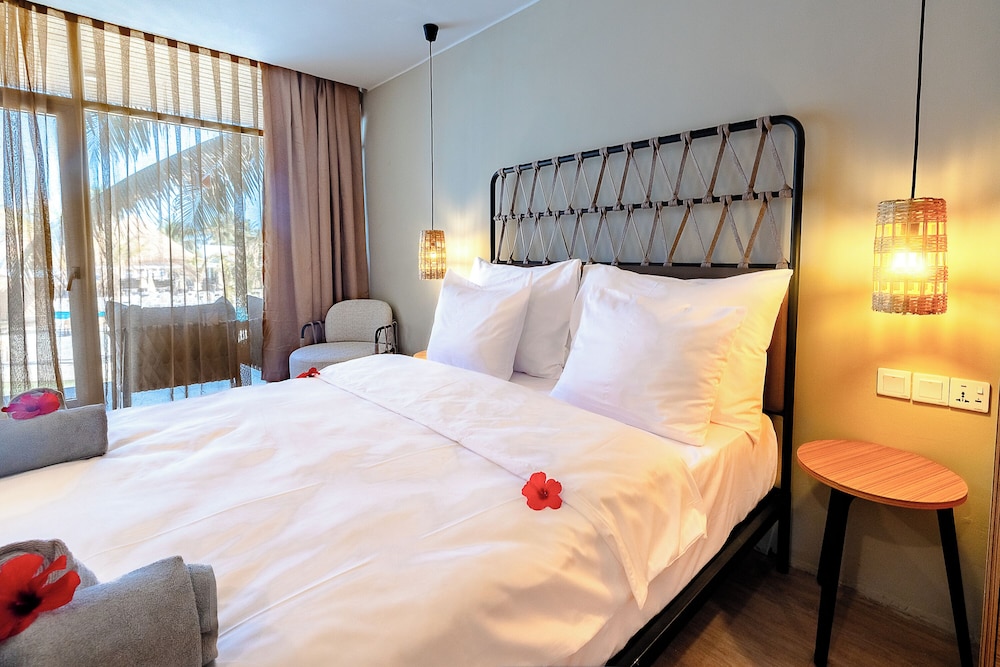 غرفة بريميوم بسرير كوين بإطلالة على البحر، Kombo Beach Resort 5/10