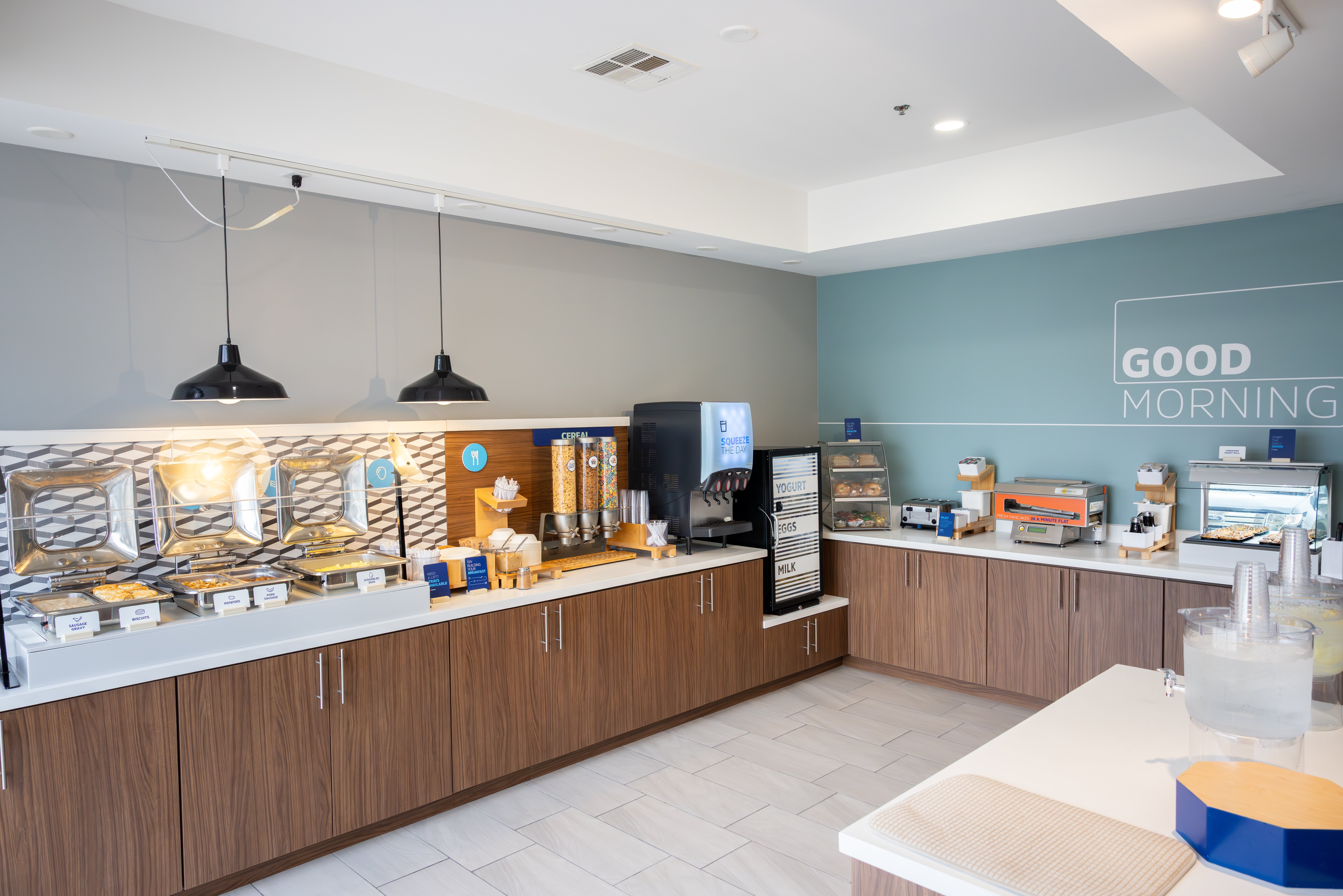 Holiday Inn Express Hotel And Suites Wichita Airport 42/58