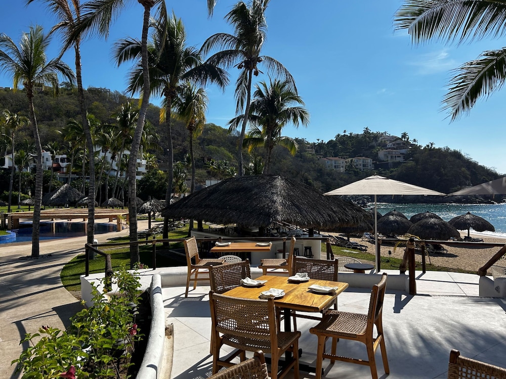 Camino Real Zaashila Huatulco 54/72