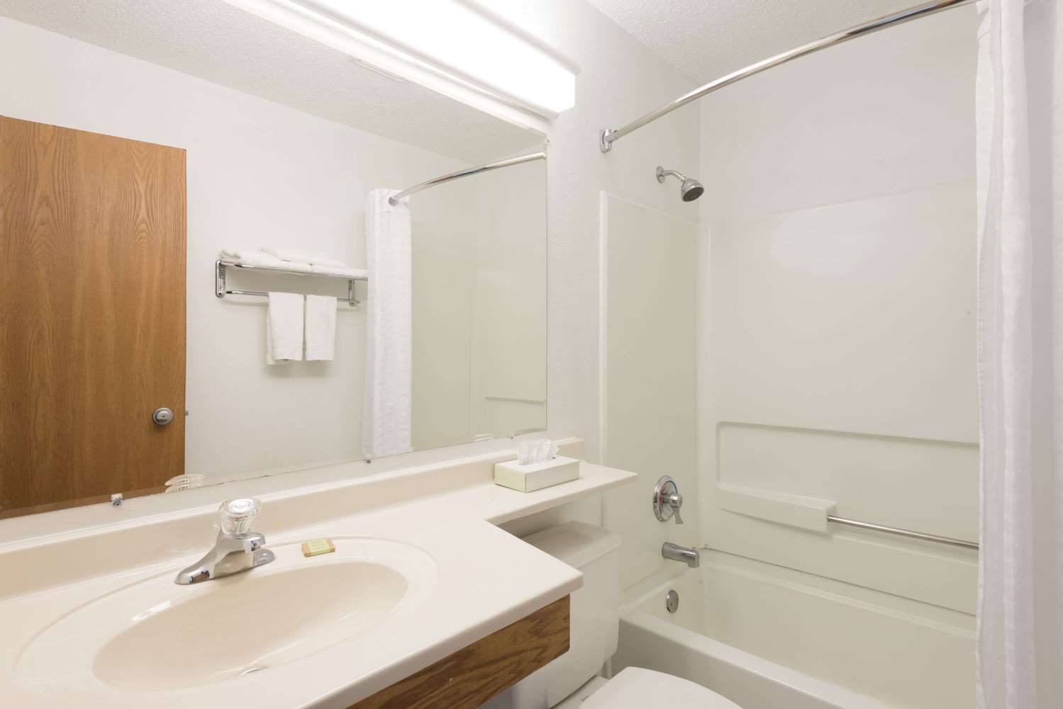 Super 8 By Wyndham New Stanton 15/16