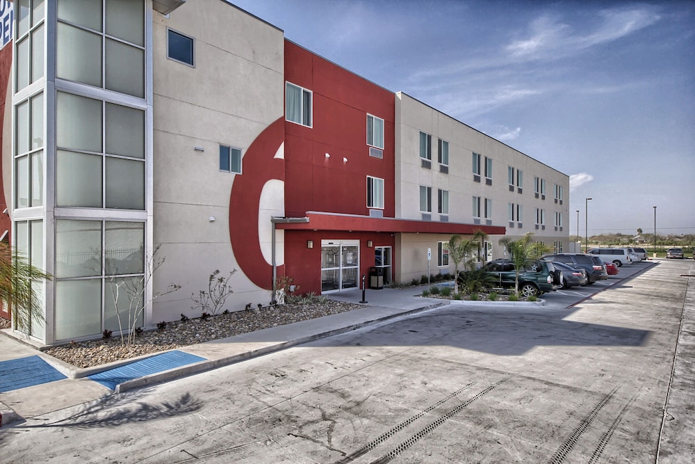 Motel6 Weslaco, TX 52/58