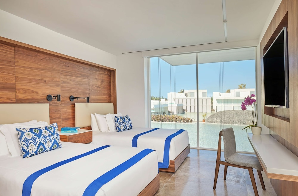 5 Bedrooms, Villa, 4 Double Beds, 3 King Beds, Ocean Front