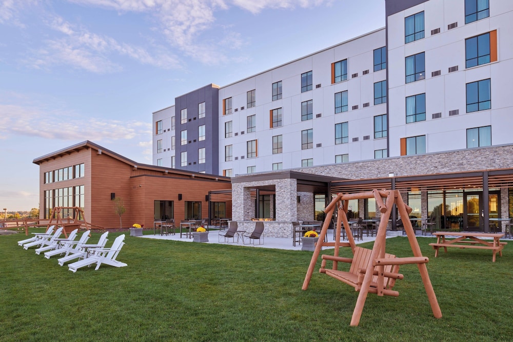 Courtyard Petoskey At Victories Square 60/65