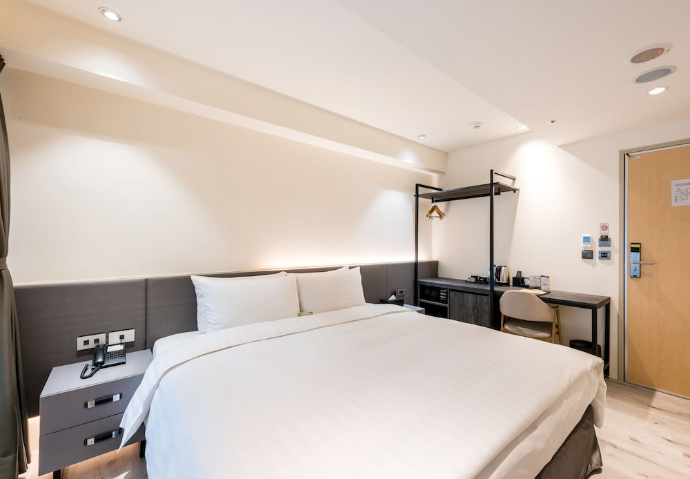 Rf Hotel 21/74