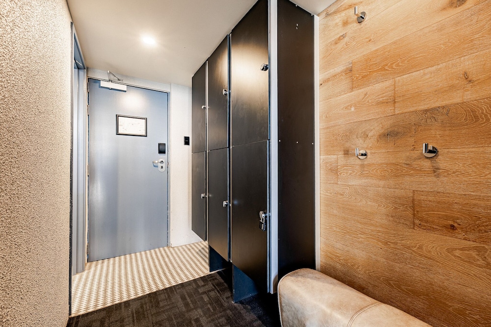 Bunk Backpackers Surfers Paradise Hostel 48/76