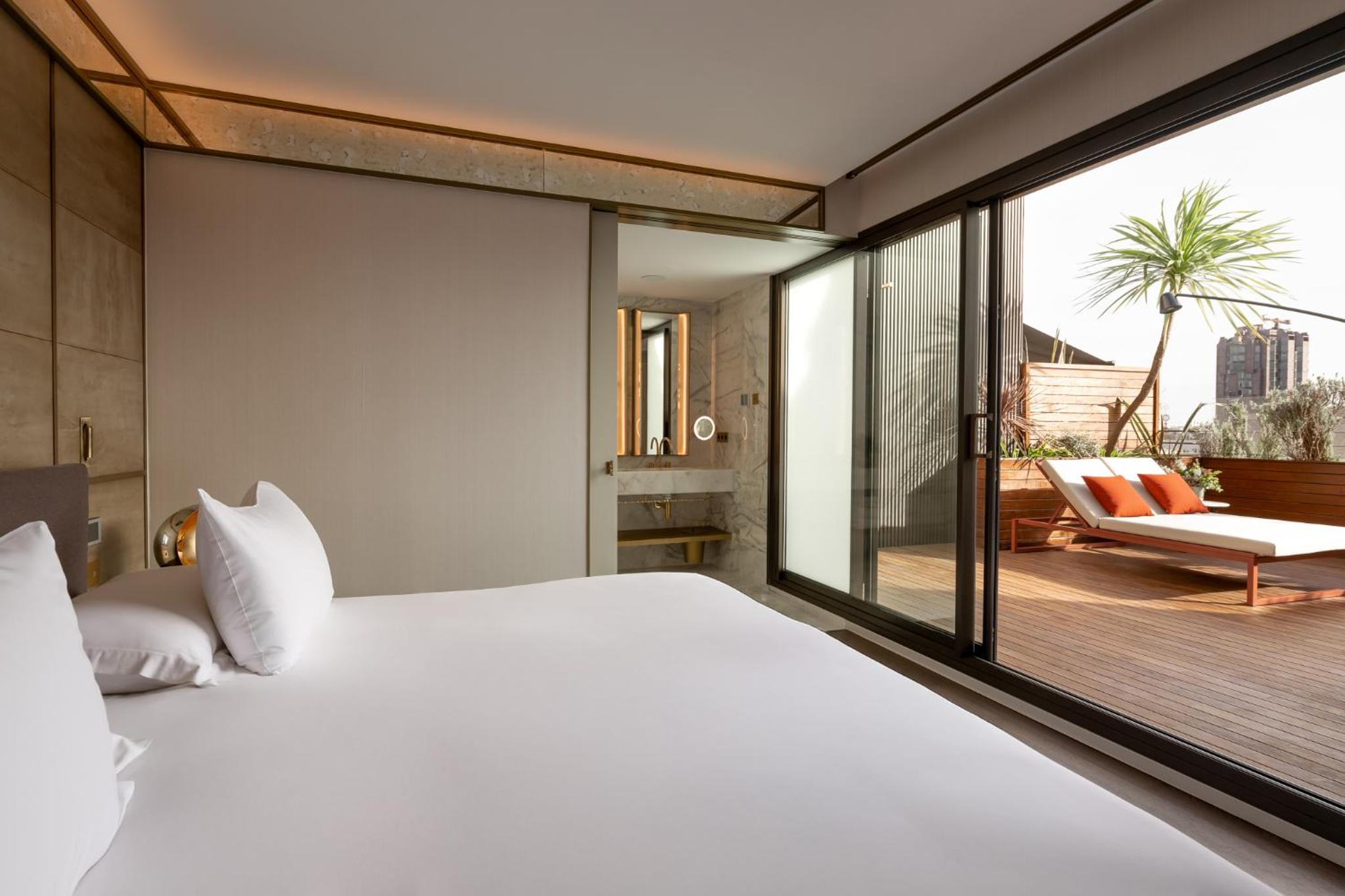 Grand, Penthouse Suite