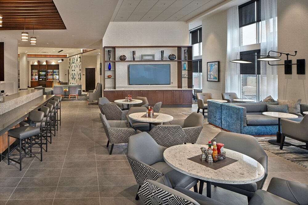 Hyatt Place State College 49/61