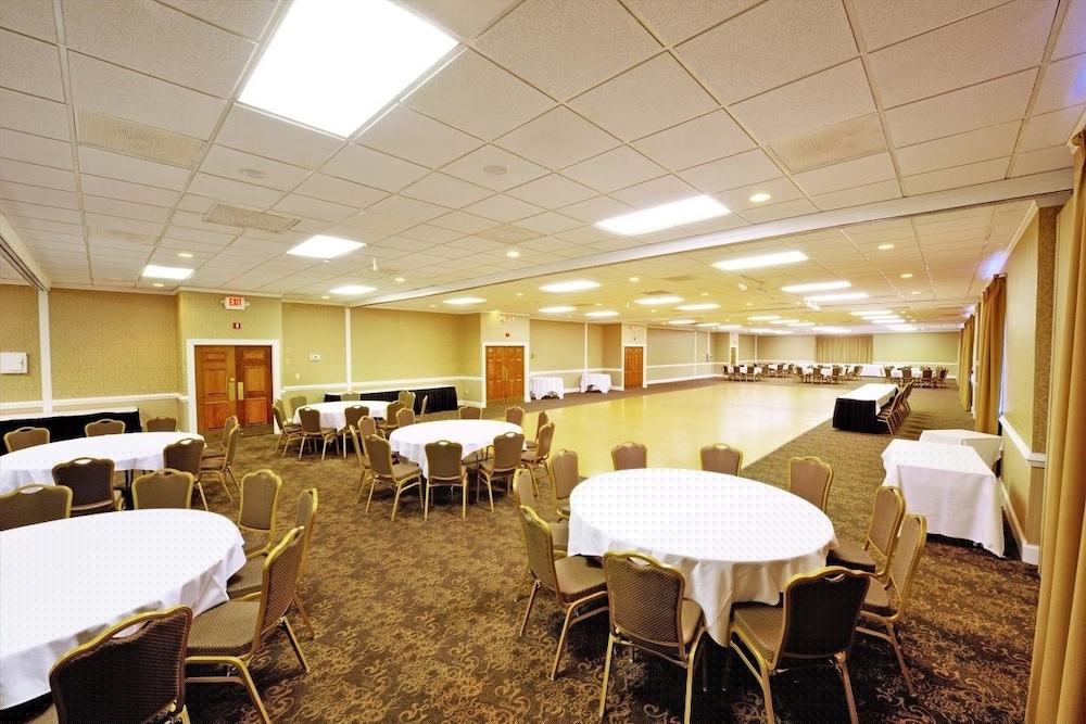 Village Inn Clemmons/Winston Salem, Trademark Collection by Wyndham 47/69