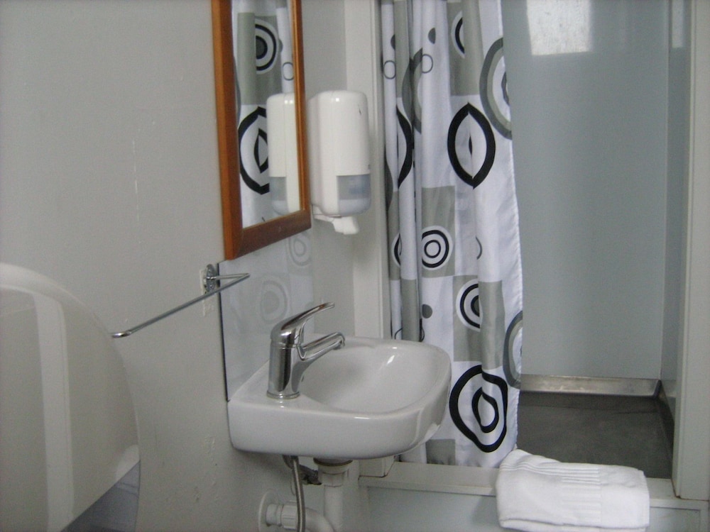 Downtown Backpackers 17/35