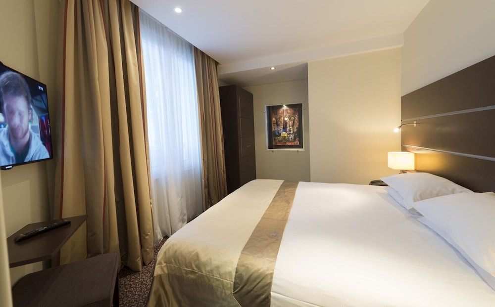 Hotel Bristol 5/50