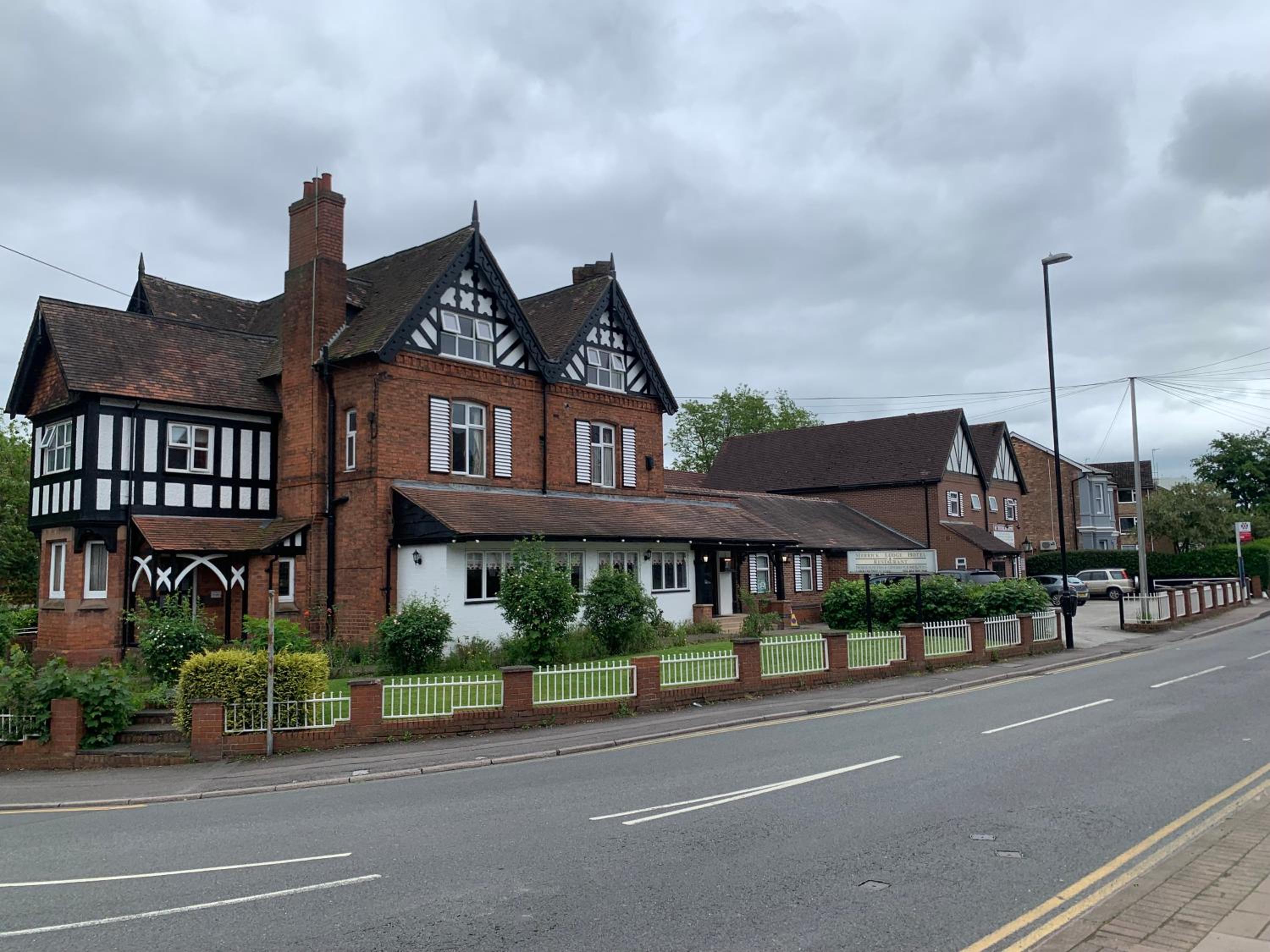 Merrick Lodge Hotel 1/6