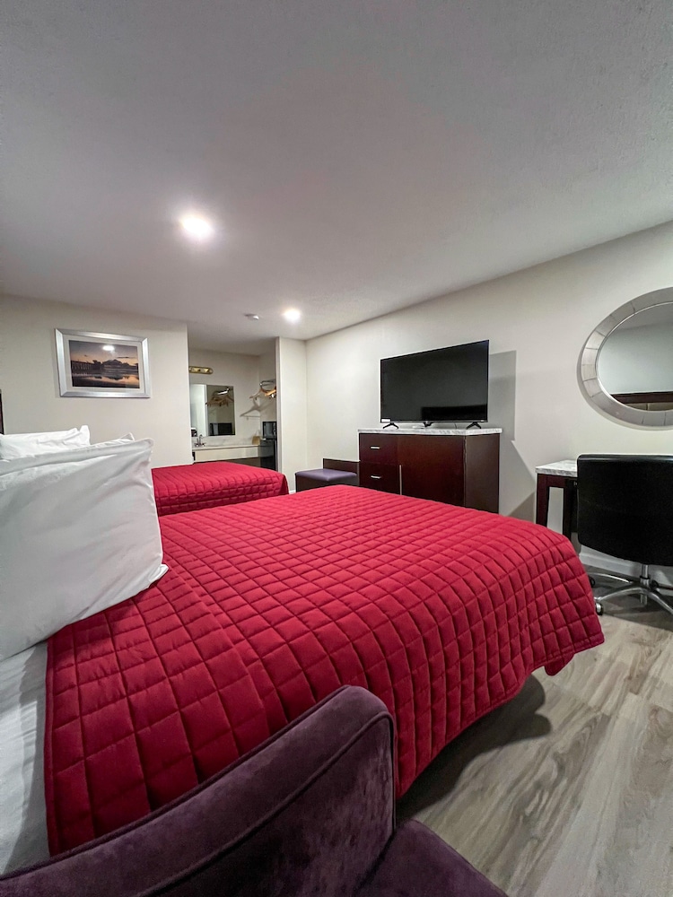Garden Inn & Suites 17/53