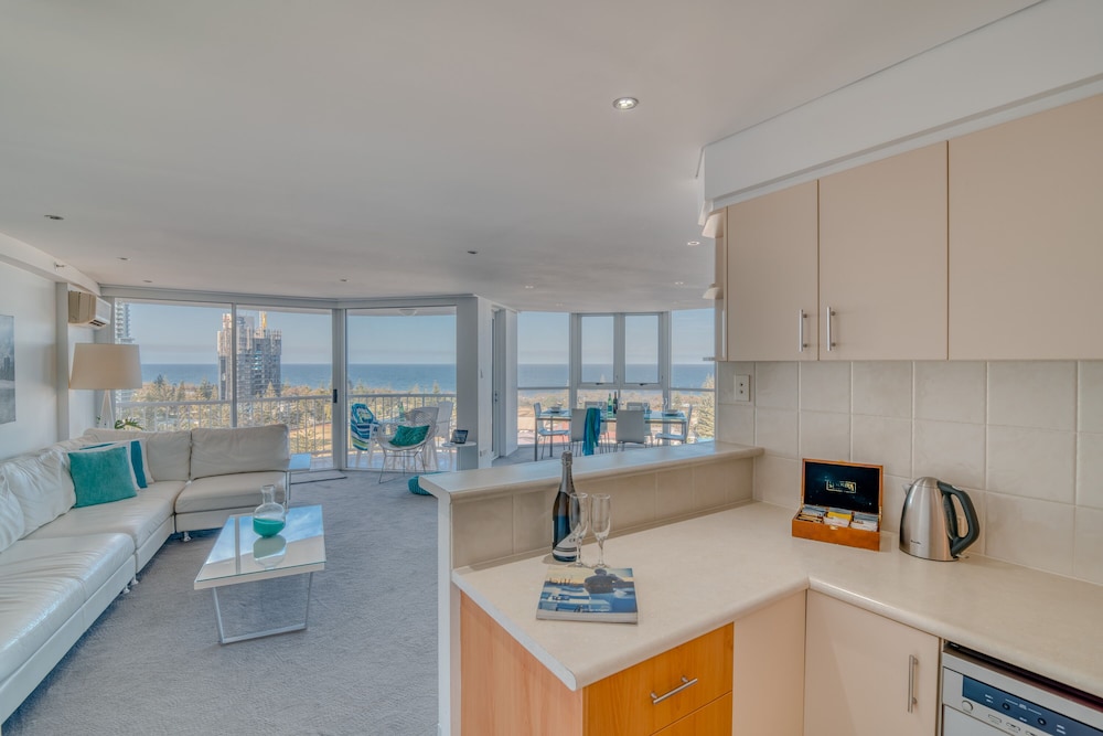 Bel Air on Broadbeach 27/50