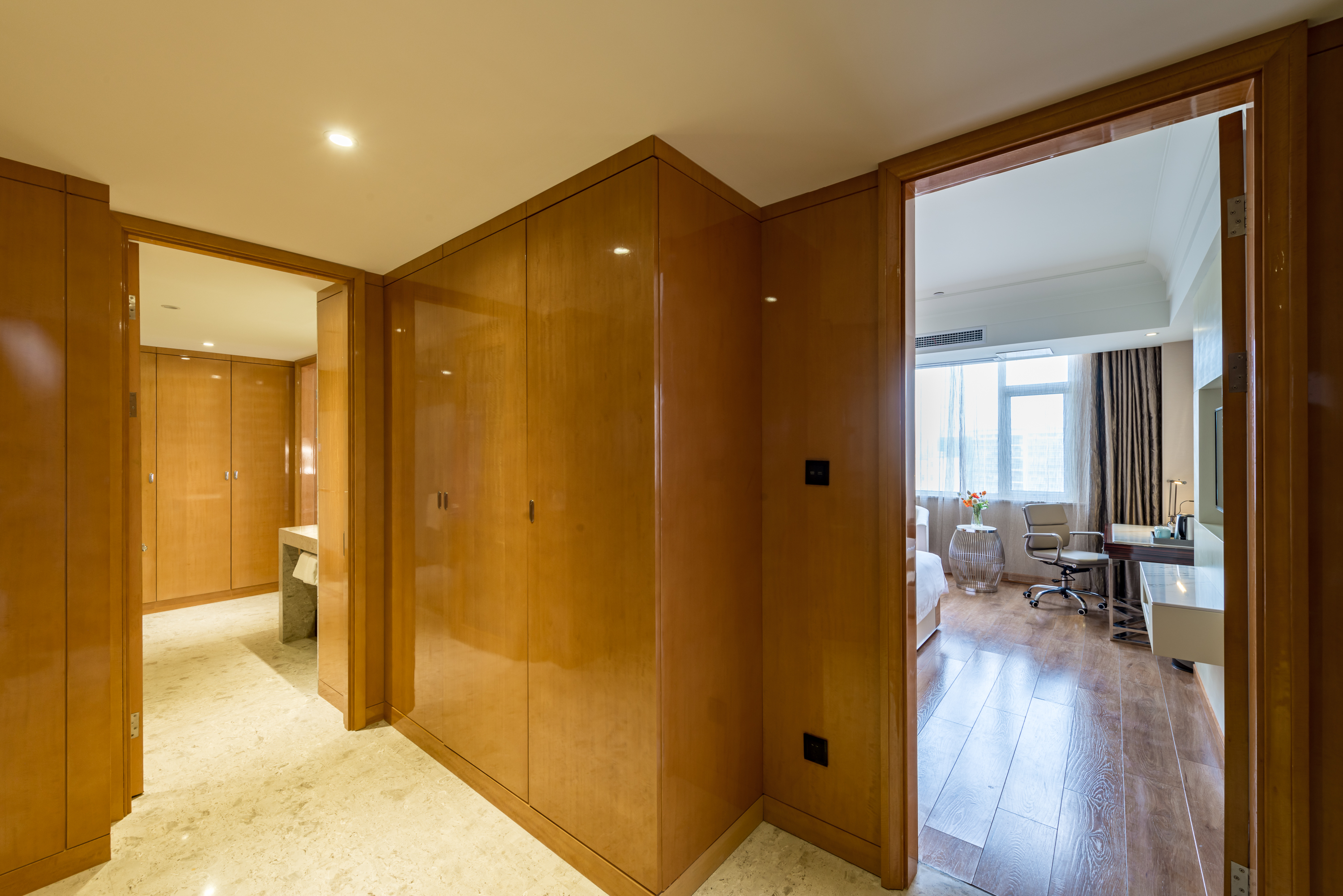 Rezen Hotel Jade Crystal 48/51