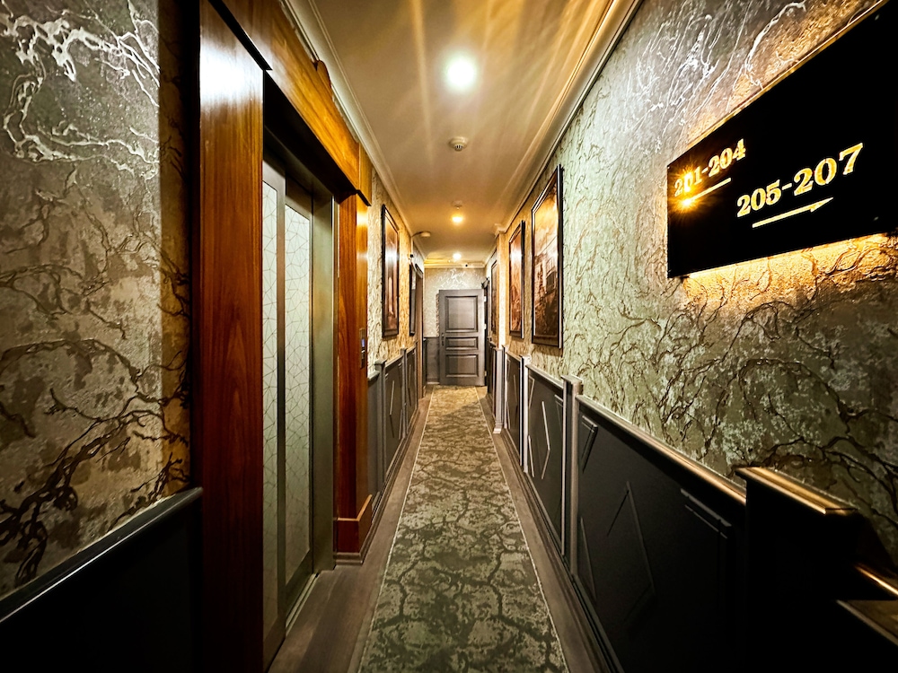 Cuento Hotel 30/62