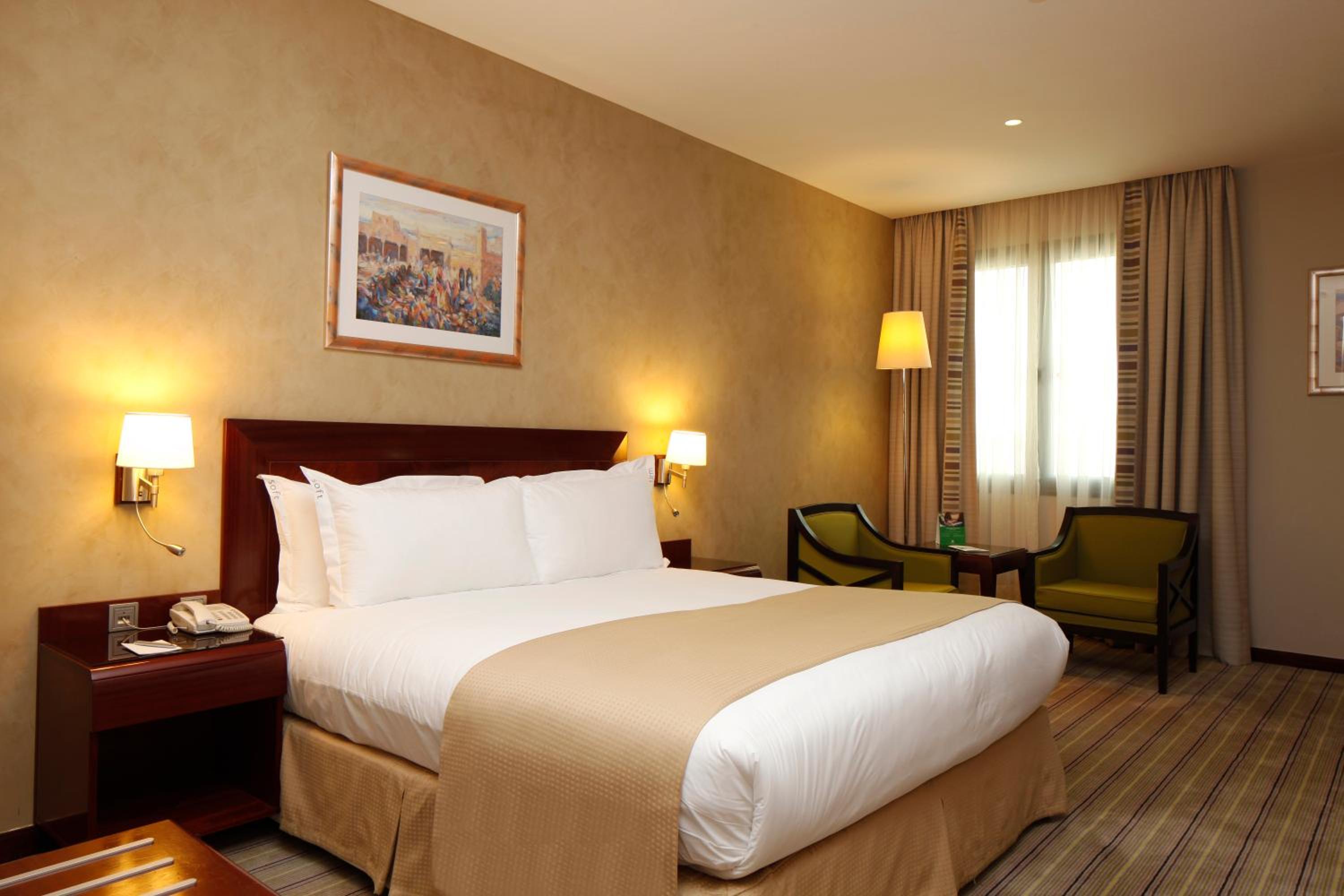 غرفة قياسية بسرير كينج بإطلالة، هوليداي إن - العليا(Holiday Inn Olaya) 1/10