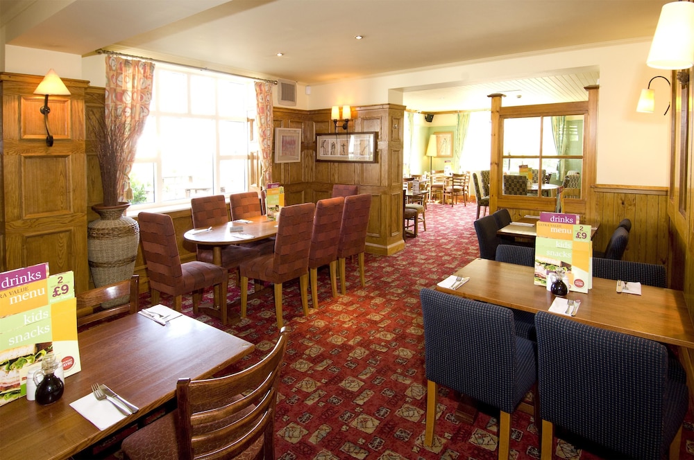 Premier Inn Gloucester Business Park 28/35