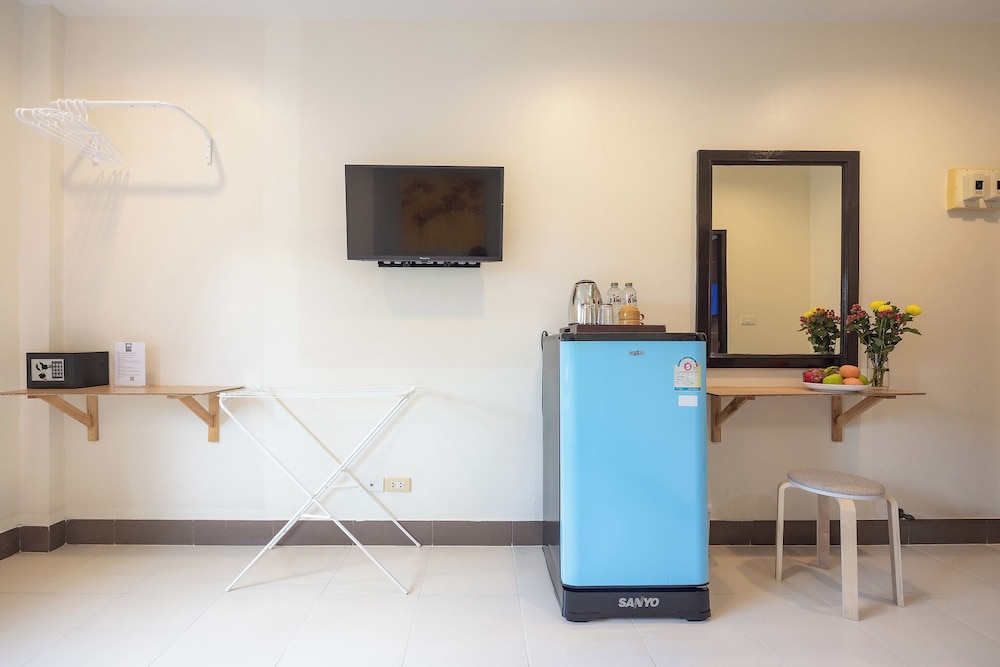 Baan Yuyen Karon Guesthouse 66/76