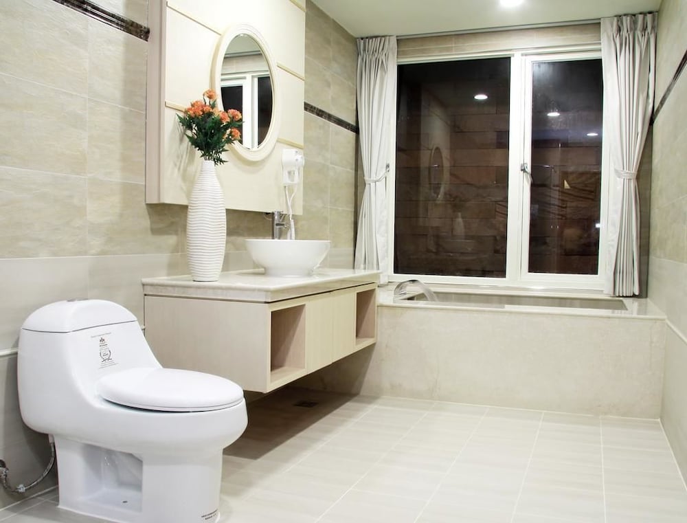 Chuang-tang Spring Spa Hotel 45/50