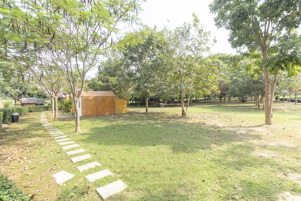 OYO 75359 Thaiburi Thara Resort 37/43