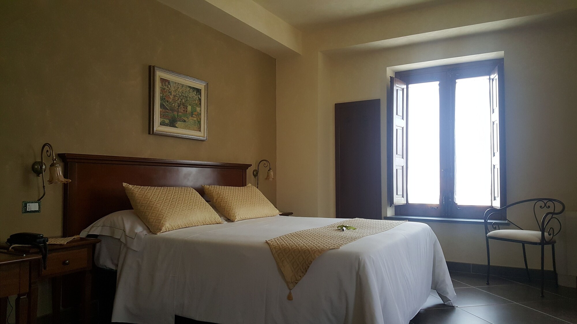 ROOM, TRIPLE