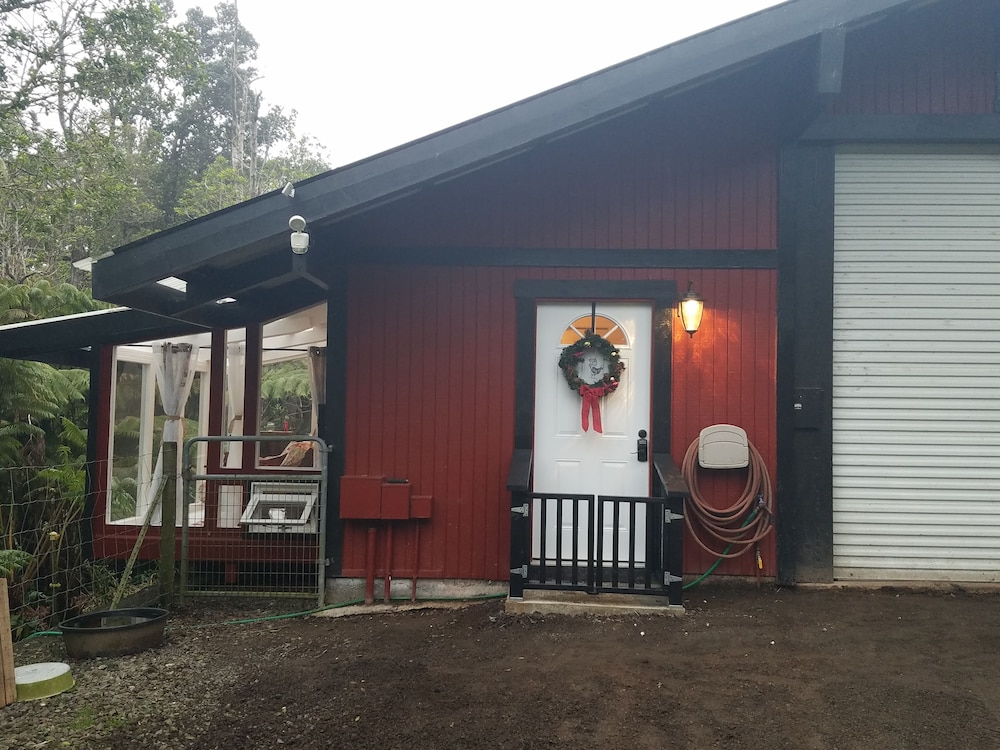 Volcano Acres Ranch Bed and Breakfast 8/75