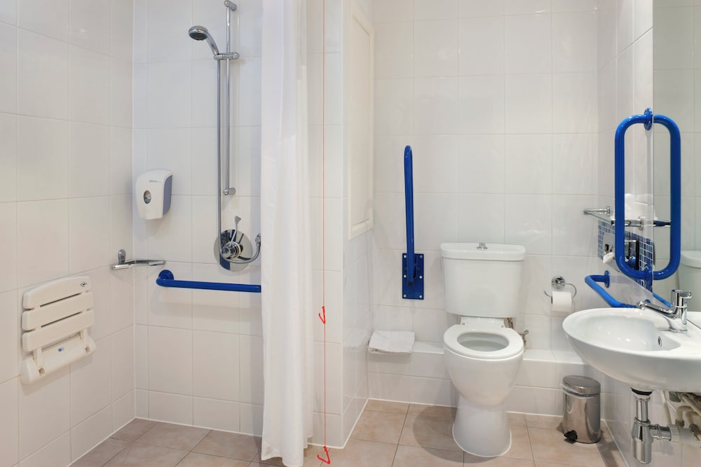 Holiday Inn Express London - Victoria by IHG 69/69