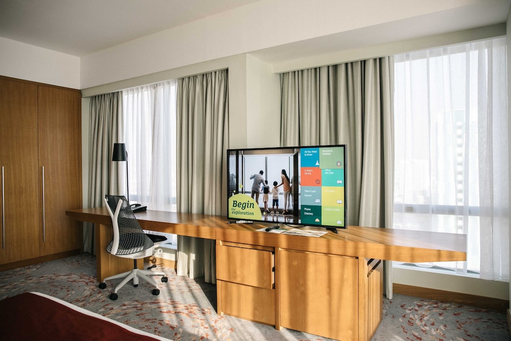 Holiday Inn Hotel Suites Jakarta Gajah Mada 63/77