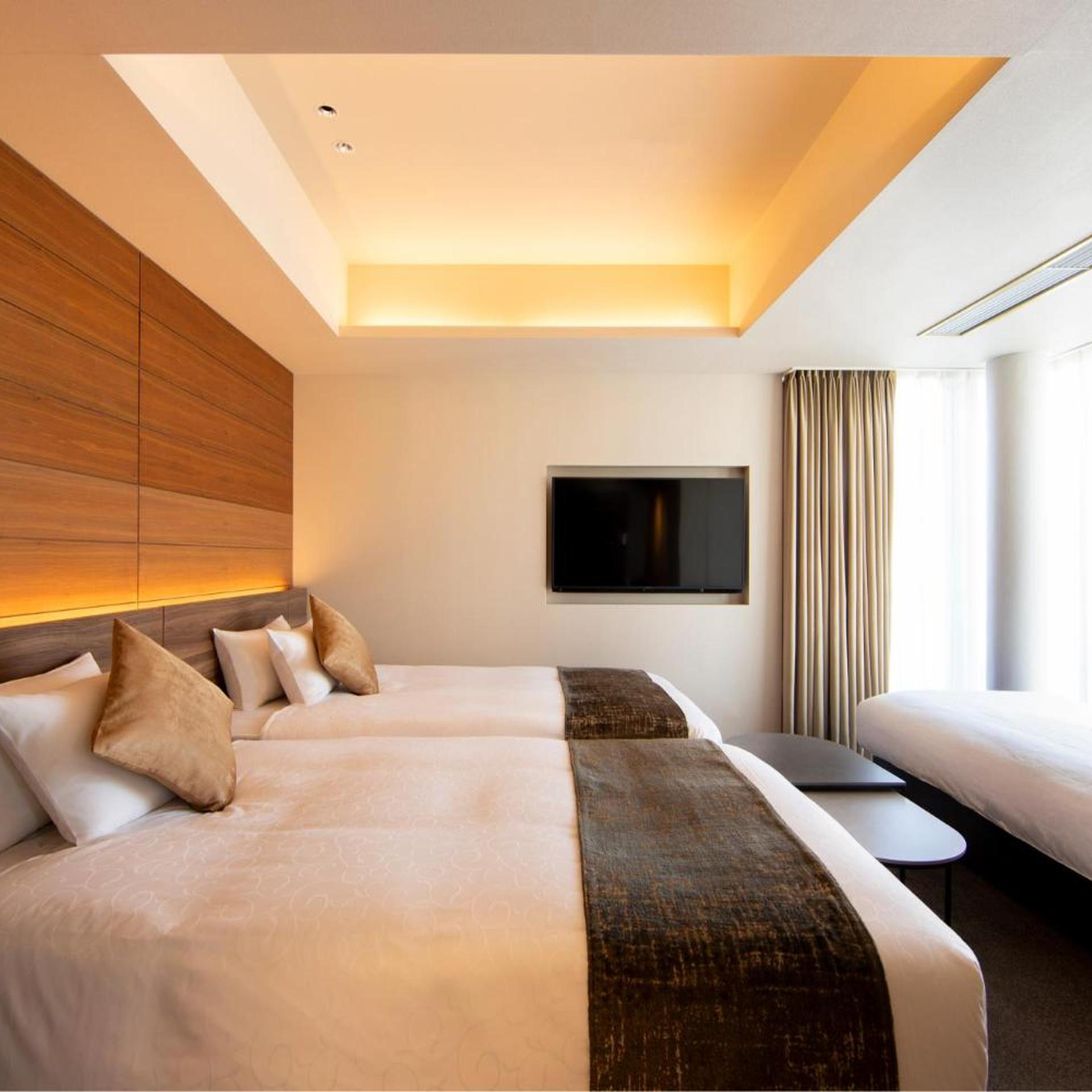 EXECUTIVE, TWIN BEDS, SOFA