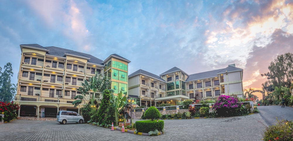 NYAIKA HOTEL FORTPORTAL 43/48