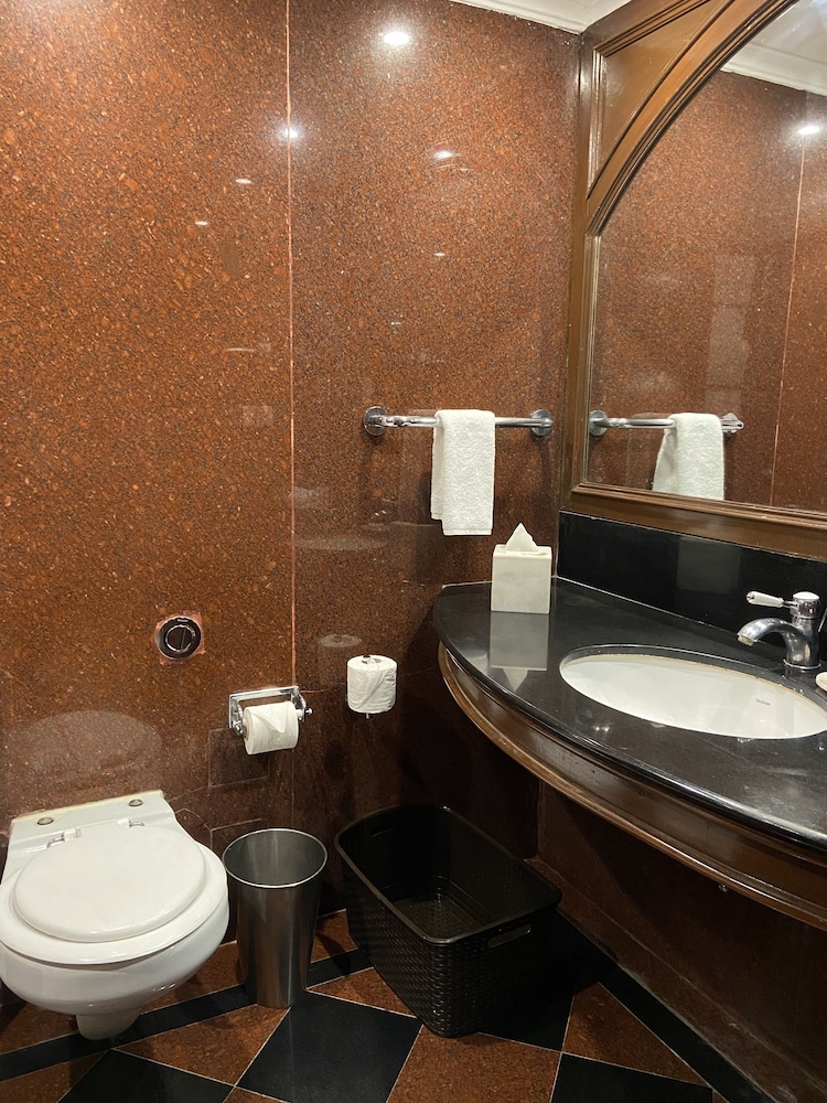 Welcomhotel by ITC Hotels, Cathedral Road, Chennai 28/58