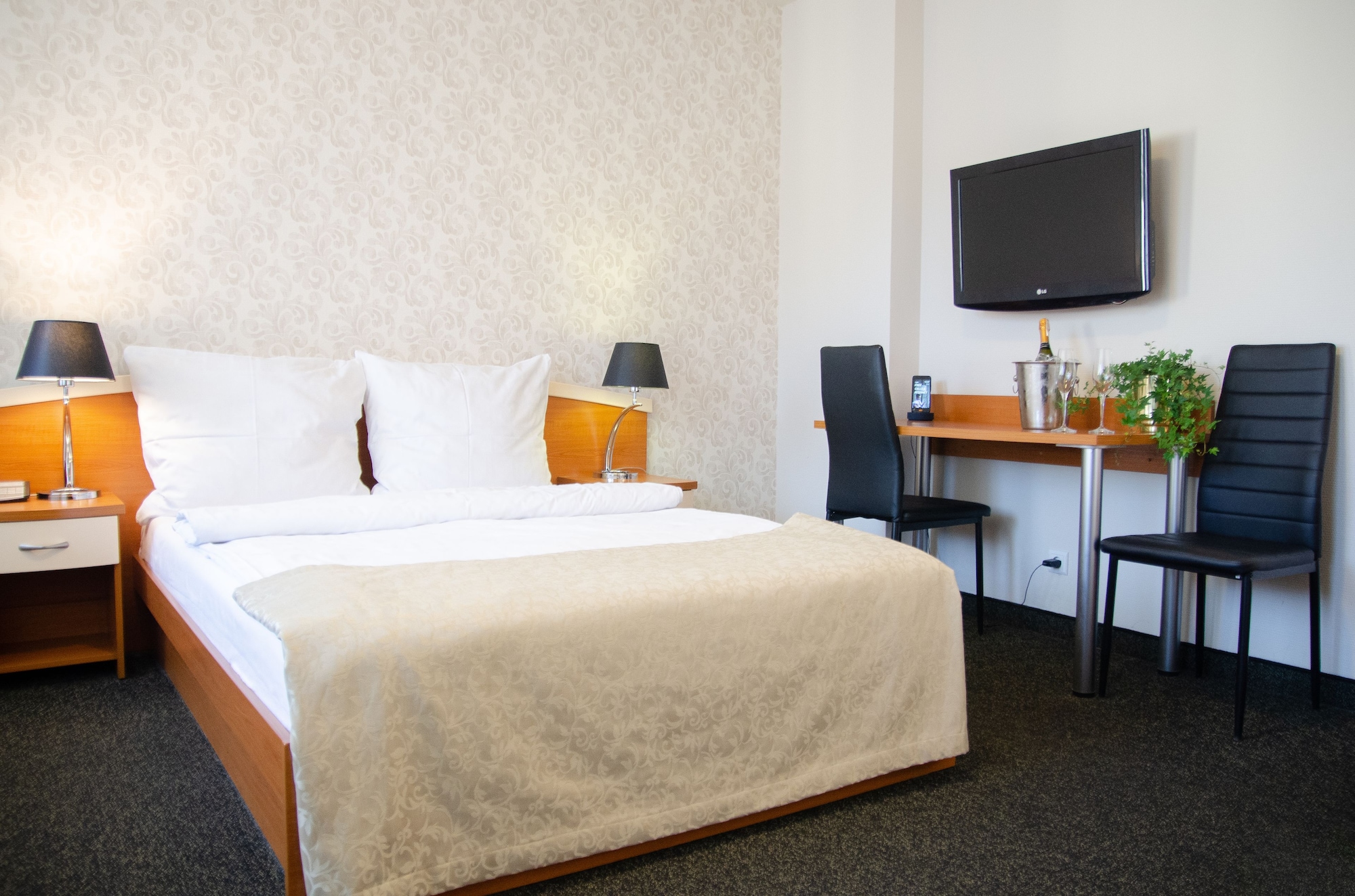 STANDARD, DOUBLE BED