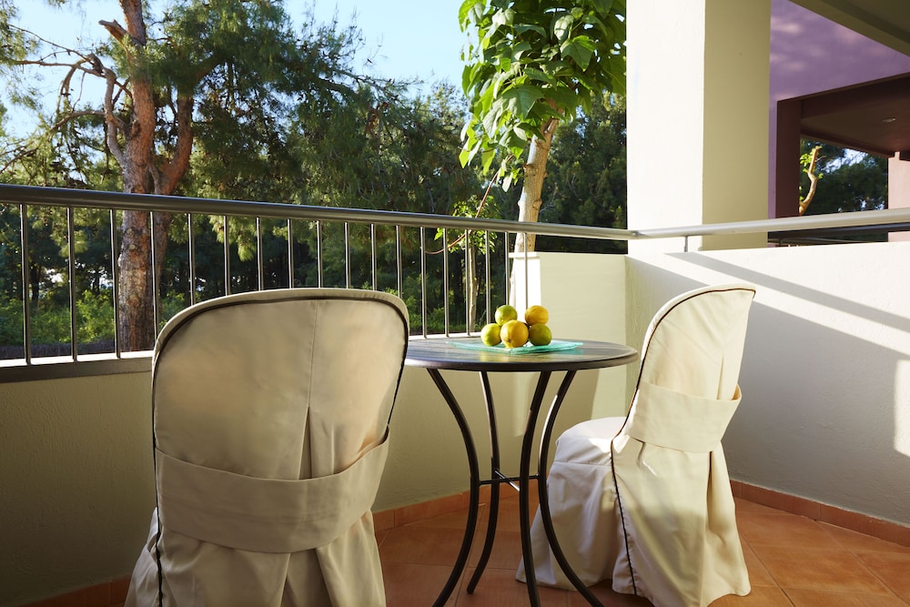 Ilio Mare Beach Hotel by GHH 58/75