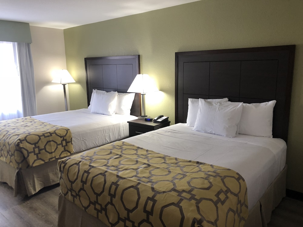 Baymont by Wyndham Phoenix I-10 near 51st Ave 14/55