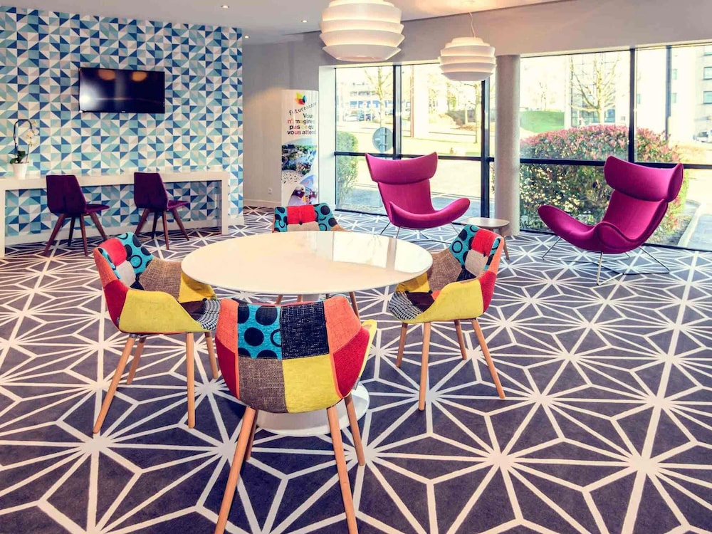 Mercure Poitiers Site du Futuroscope Hotel 71/76
