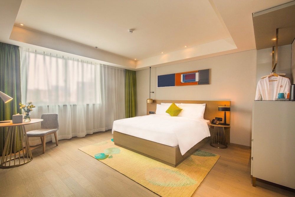 Novotel Shenzhen Bantian 8/50