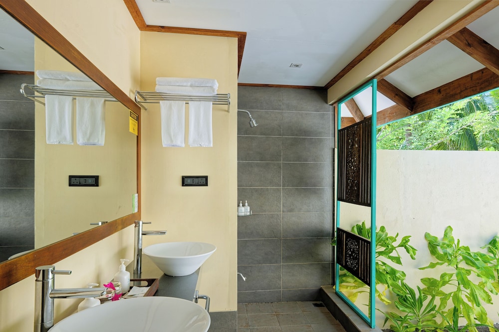 Canareef Resort Maldives 65/65