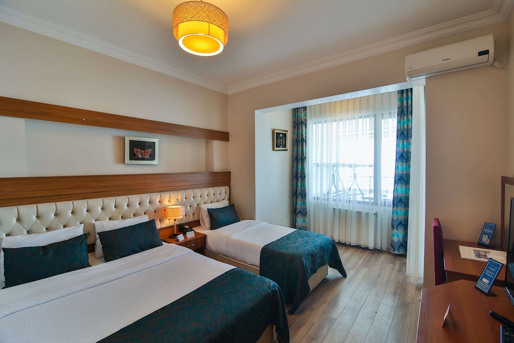 Diamond Hotel 11/47