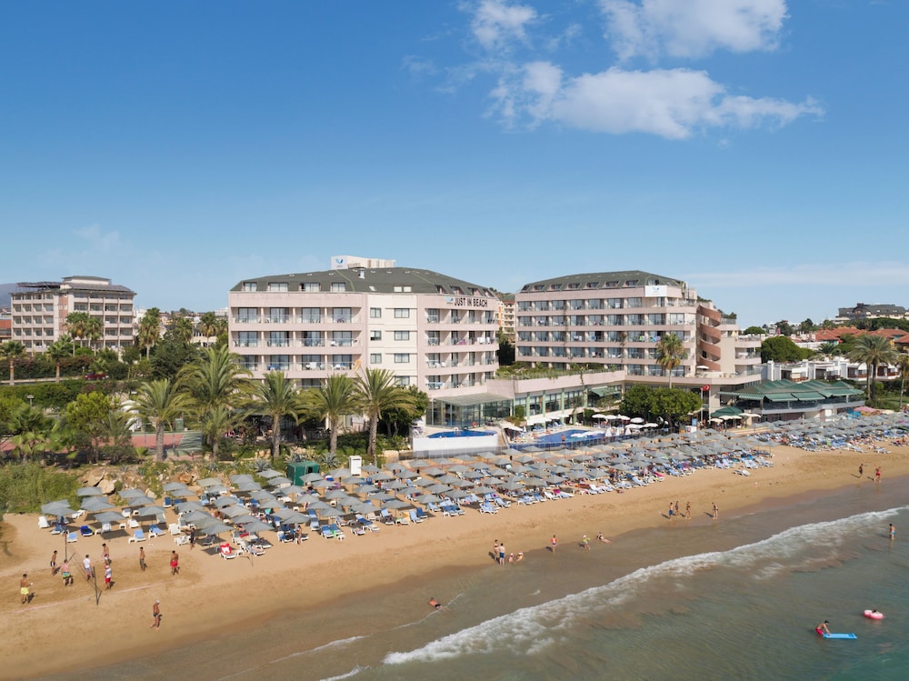 Aska Just In Beach Hotel 38/44