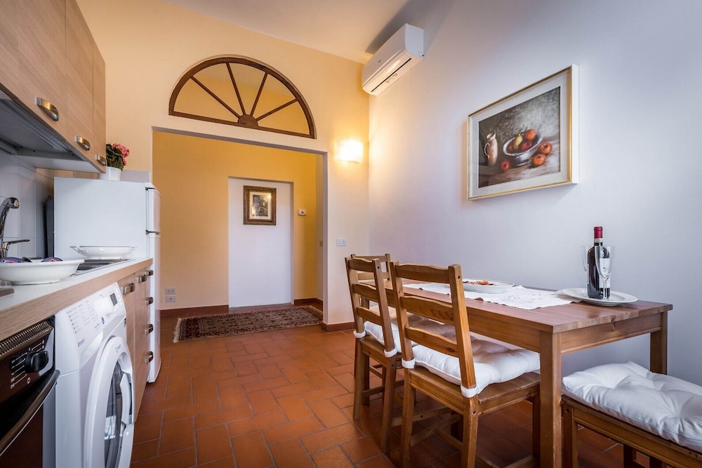 Classic Tuscany Apartment B 7/19