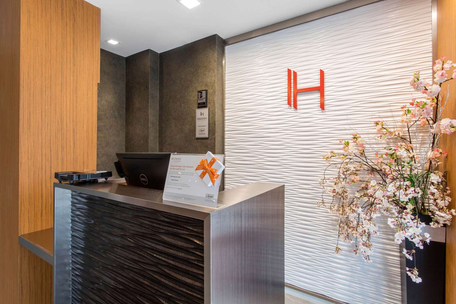 Insignia Hotel An Ascend Hotel Collection Member 4/29