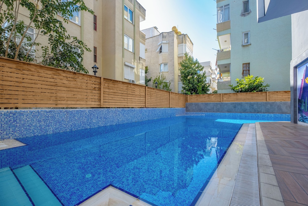 Royalisa City Apart Hotel 25/27