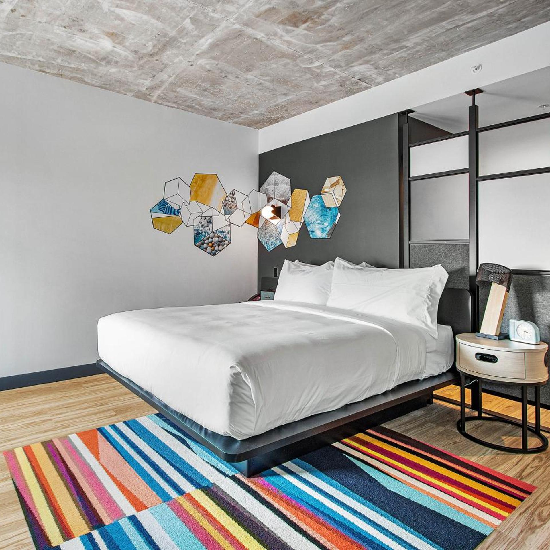 Guest Room, King Bed, Coastline View