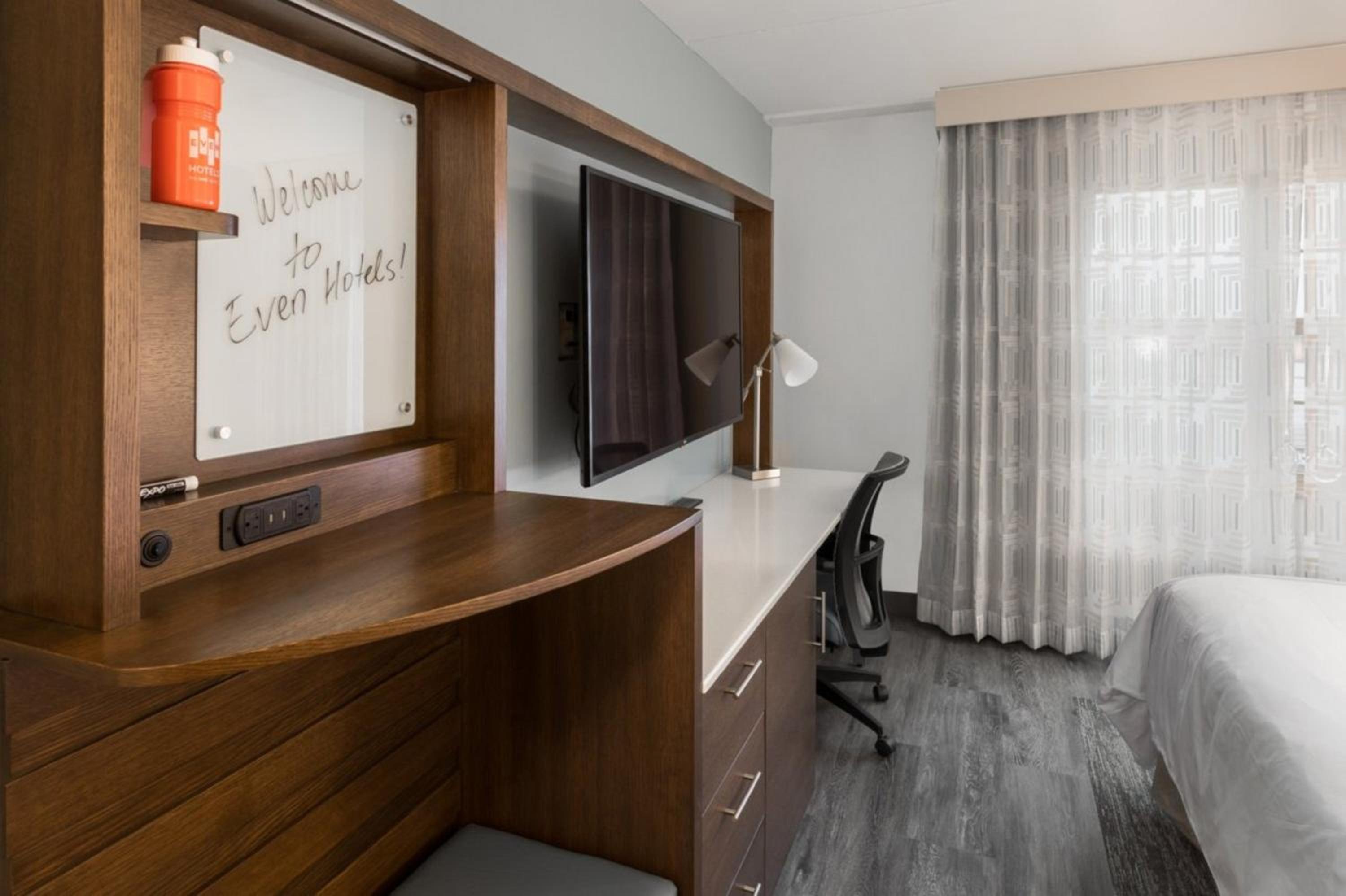 غرفة قياسية بسريرين كوين بحوض استحمام، EVEN Hotel Chicago Tinley Park-Conv Ctr, an IHG Hotel 9/9