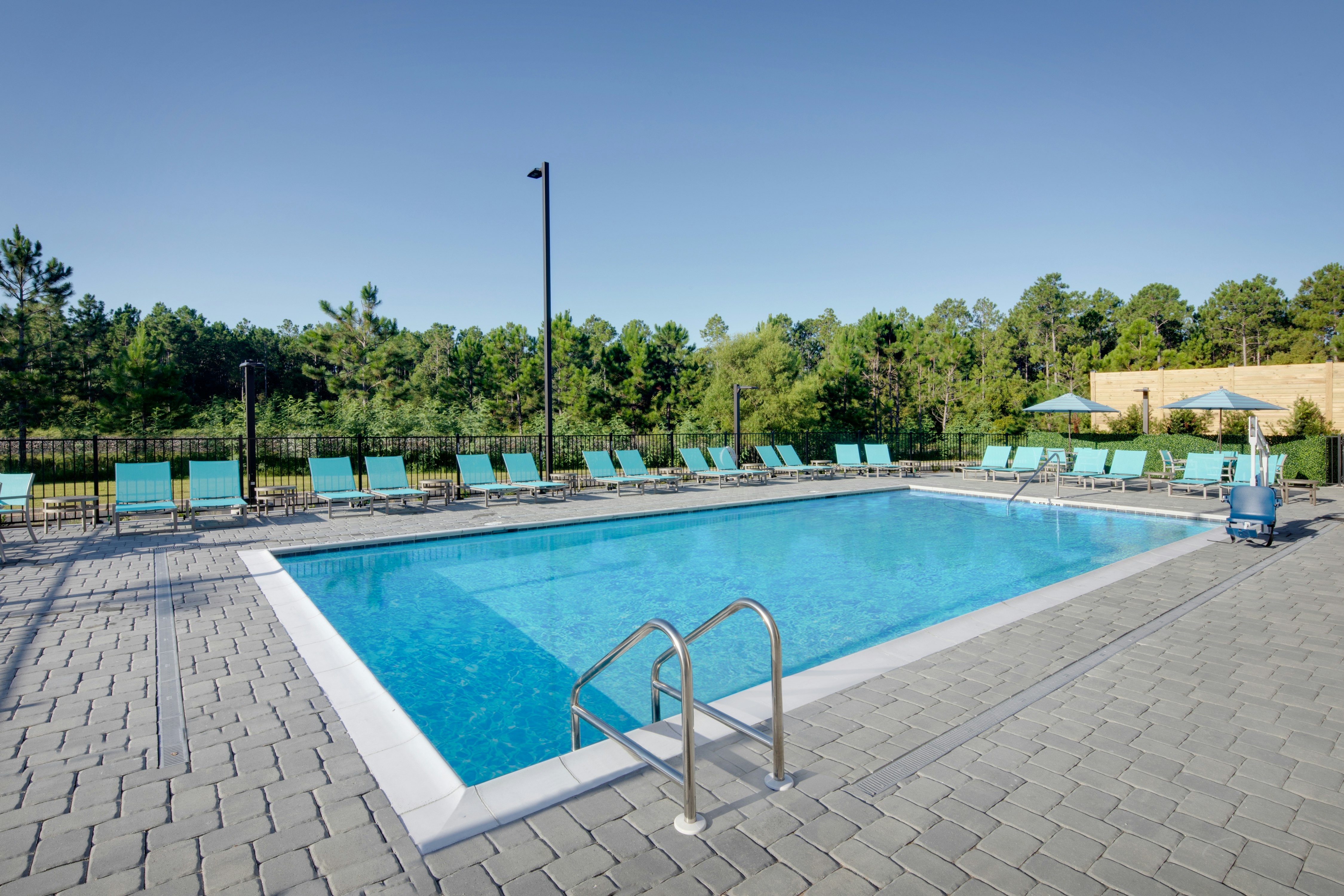 Hilton Garden Inn Panama City Airport, FL 33/63
