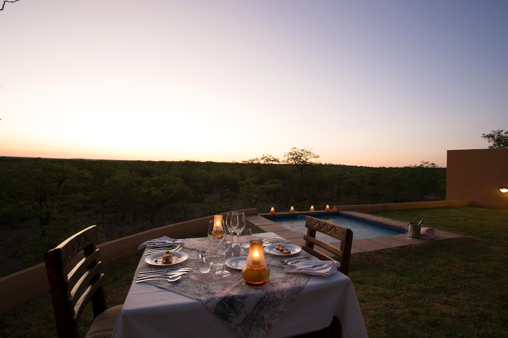Mopane Bush Lodge 12/34
