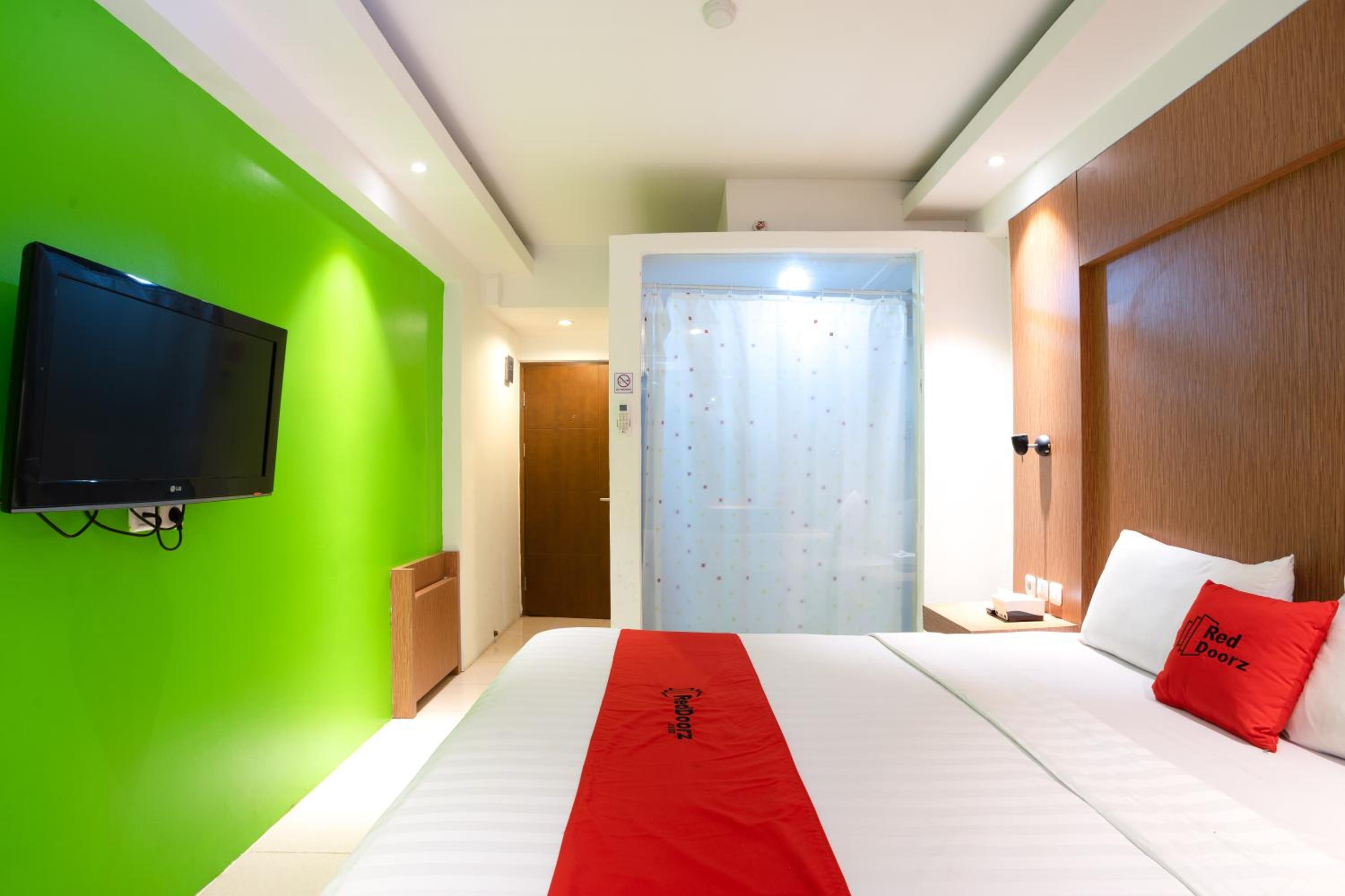 RedDoorz Apartment @ Bogor Valley 7/34