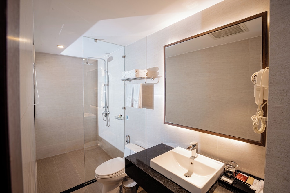 PREMIER, TRIPLE, 3 BEDS, SEA VIEW